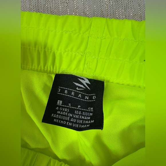 NIKE Neon Green Yellow Gradient Board Shorts Swim Trunks size 4-5 small - Picture 6 of 8